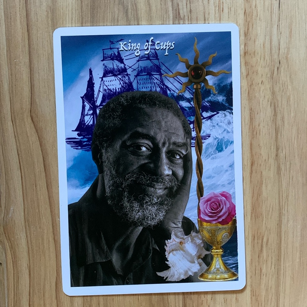 Blood, Bread & Roses Tarot - Picture 10 of 12
